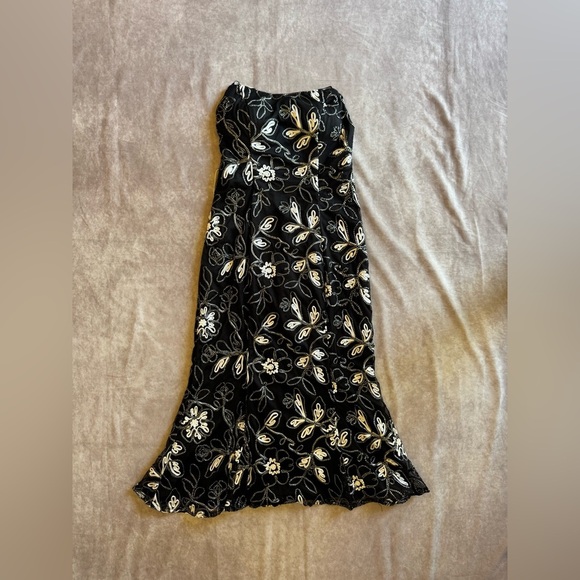 Betsy & Adam Black and White Strapless Gown - Picture 5 of 10